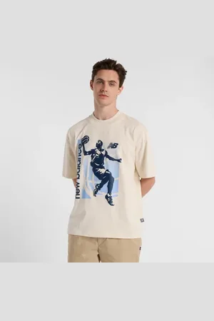 New Balance Hombre Hoops Graphic Vintage T-Shirt en , Poly Knit, Talla 2XL