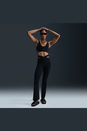 Nike Zenvy Rib Leggings acampanados de talle alto y sujeción ligera - Mujer