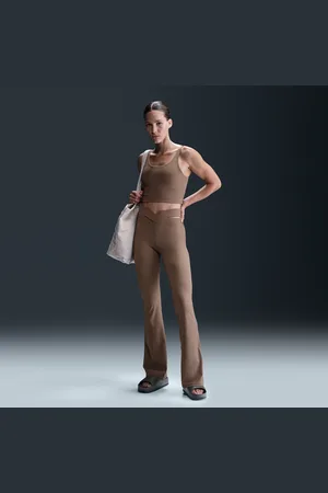 Nike Zenvy Rib Leggings acampanados de talle alto y sujeción ligera - Mujer