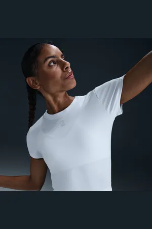Nike Court Advantage Camiseta de tenis de manga corta Dri-FIT - Mujer