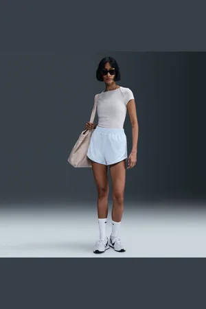 Nike Sportswear Collection Pantalón corto de talle medio de sarga - Mujer