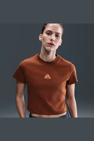 Nike ACG Camiseta de manga corta Dri-FIT - Mujer