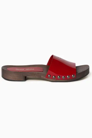 Miu Miu Zuecos de charol