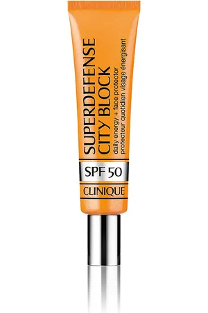 Clinique SUPERDEFENSE city block SPF50. Tratamiento Facial Hidratante. Tipo de Piel: Todo Tipo de Pieles. Texturas: Crema. Protección SPF: Alta SPF 50. Tendencias: Skinimalism