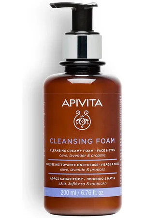 APIVITA CREMA ESPUMA LIMPIADORA – Rostro y ojos Limpiador facial espumoso y desmaquillante. Desmaquillante - Desmaquillante - Limpiador facial. Texturas: Espuma/Mousse. Green Beauty: Ingredientes naturales. Formato: Dosificador. Producto de Parafar
