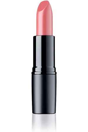 Artdeco Perfect Mat lipstick. Pintalabios y labiales
