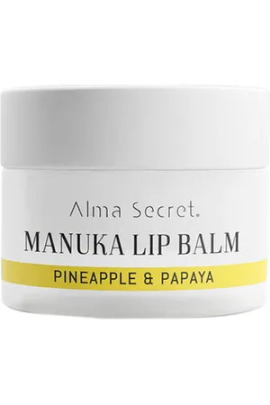 Alma Secret MANUKA bálsamo labial. Bálsamo labial. Texturas: Crema. Green Beauty: Ingredientes naturales, Packaging sostenible, Cruelty Free. Tendencias: Aloe Vera, Cacao, Ácido Hialurónico, Almendras. Ingredientes: Aloe Vera, Ácido Hialurónico