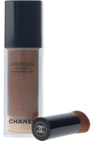 CHANEL Les Beiges eau de teint. Base de maquillaje