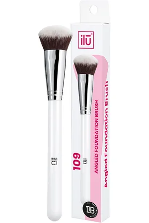 ILU Foundation brocha angular. Brocha de maquillaje