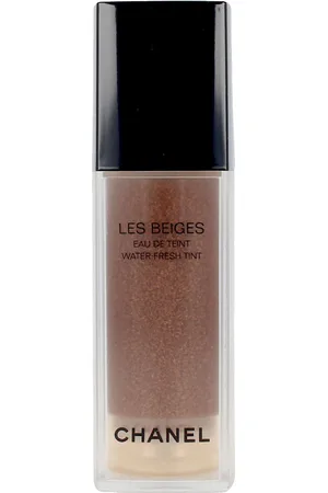 CHANEL Les Beiges eau de teint. Base de maquillaje