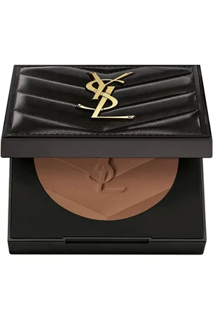 Saint Laurent ALL HOURS HYPER FINISH polvos matificantes multiusos. Polvo compacto. Green Beauty: Ingredientes naturales. Tendencias: Ácido Hialurónico, Niacinamida. Ingredientes: Ácido Hialurónico, Niacinamida