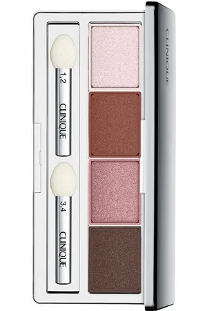 Clinique ALL ABOUT SHADOW quad. Sombra de ojos. Formulación: Hipoalergénico, Sin Parabenos, Sin Fragancia. Texturas: Polvo. Color: Marrón, Rosa
