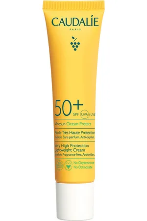 Caudalie VINOSUN fluido de muy alta protección SPF50+. Protector solar facial. Tipo de Piel: Sensible, Todo Tipo de Pieles. Texturas: Fluido. Formulación: Sin Parabenos, Sin Sulfatos, Sin Fragancia. Green Beauty: Ingredientes naturales, Ocean respec