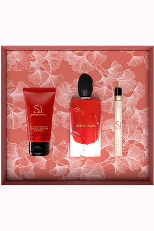 Giorgio Armani SÌ PASSIONE LOTE. Cofre de regalo. Familias Olfativas: Oriental, Floral, Frutal, Gourmand. Green Beauty: Packaging sostenible, Recarga y rellenable