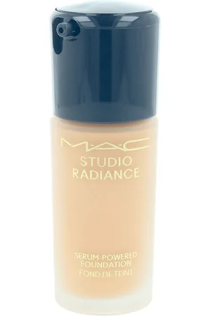 Mac STUDIO RADIANCE SERUM powered foundation. Base de maquillaje. Formulación: No Comedogénico. Formato: Dosificador. Tendencias: Ácido Hialurónico. Ingredientes: Ácido Hialurónico