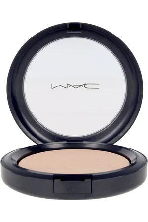 Mac EXTRA DIMENSION skinfinish. Iluminador. Texturas: Polvo