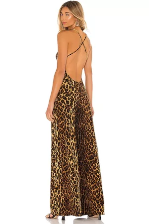 REVOLVE Norma Kamali Norma kamali low back slip jumpsuit en color marrón talla M en - Brown. Talla M (también en S, XL, XS, XXS).