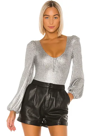REVOLVE Tularosa Tularosa body manga larga summer en color metálico talla M en - Metallic Silver. Talla M (también en XS, XXS).