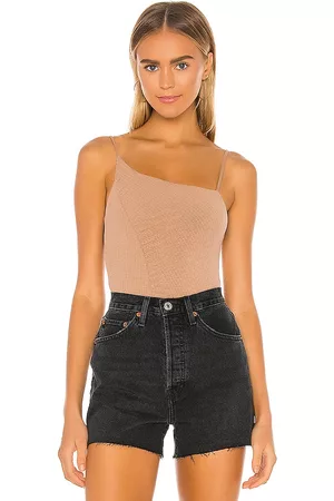 REVOLVE Lovers and Friends Lovers and friends body donovan en color talla L en - Tan. Talla L (también en XL).