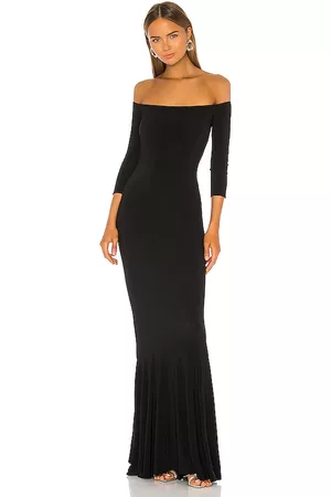 REVOLVE Norma Kamali Norma kamali bata de cola de pescado con hombro descubierto en color talla L en - Black. Talla L (también en M, S, XL, XS).