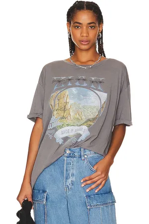 REVOLVE The Laundry Room The laundry room camiseta tamaño grande zion ride en color gris talla M en - Grey. Talla M (también en S).