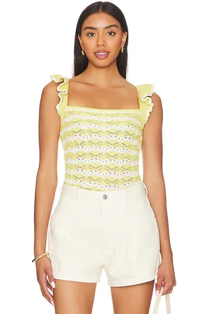 REVOLVE HEARTLOOM Heartloom camiseta de ganchillo sin mangas piper en color amarillo talla L en - Yellow. Talla L (también en M).