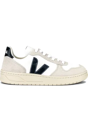 REVOLVE Veja Veja zapatilla deportiva v-10 en color taupe talla 35 en - Taupe. Talla 35 (también en 36).