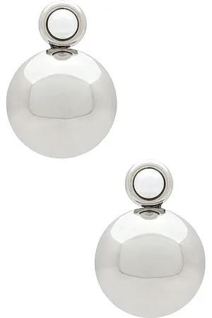 REVOLVE 8 Other Reasons 8 other reasons arete pequeño en color metálico talla all en - Metallic Silver. Talla all.
