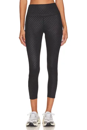 REVOLVE BEACH RIOT Beach riot legging con bolsillo 7/8 summer en color talla L en - Black. Talla L (también en S, XL).