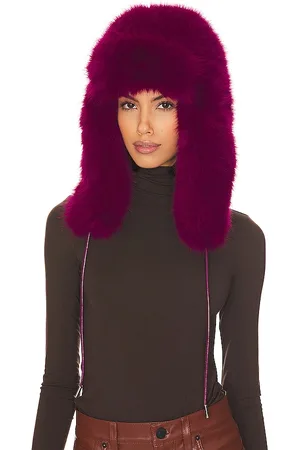 REVOLVE Adrienne Landau Adrienne landau sombrero de cazador de zorro falso en color fucsia talla all en - Fuchsia. Talla all.