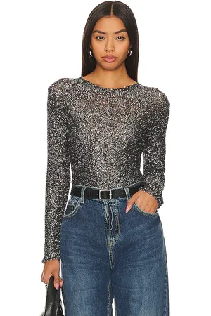 REVOLVE Hayley Menzies Hayley menzies sequin knit top en color plateado metálico talla L en - Metallic Silver. Talla L (también en M, XL, XS).