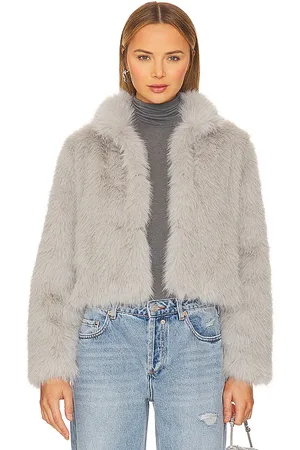 REVOLVE Adrienne Landau Adrienne landau chaqueta de piel de zorro sintética en color talla S en - Light Grey. Talla S (también en M).