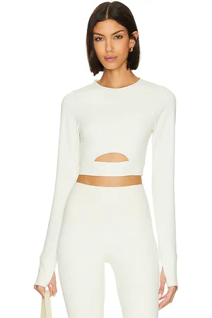 REVOLVE BEACH RIOT Beach riot activo superior francine en color crema talla L en - Cream. Talla L (también en M, S).
