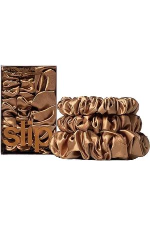 REVOLVE Slip Slip conjunto de coleteros assorted scrunchie set of 3 en color marrón talla all en - Brown. Talla all.