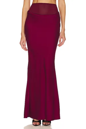 REVOLVE NBD Nbd falda eleni en color burgundy talla M en - Burgundy. Talla M (también en XS, XXS).