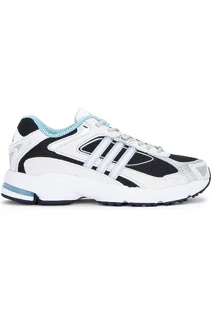 REVOLVE Adidas Originals Adidas originals zapatilla deportiva en color gris talla 11 en - Grey. Talla 11 (también en 5.5, 6, 6.5).