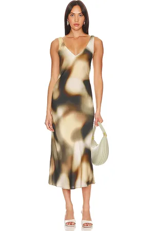 REVOLVE LNA Lna vestido lencero v slip en color negro talla S en - Black. Talla S (también en XS).