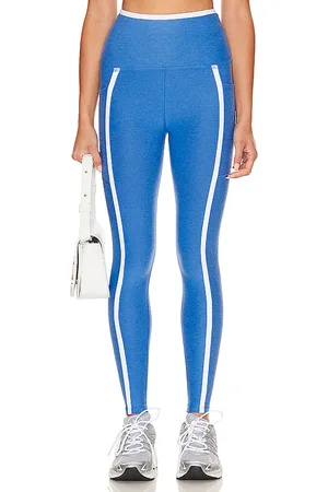 REVOLVE Beyond Yoga Beyond yoga spacedye new moves high waisted midi legging en color bebe azul talla S en - Baby Blue. Talla S