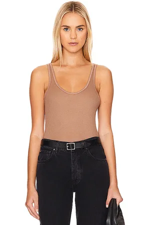 REVOLVE AGOLDE Agolde camiseta tirantes karla en color marrón talla L en - Brown. Talla L (también en M, XL).