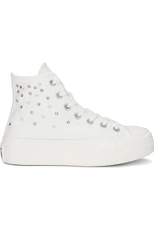 REVOLVE Converse Converse zapatilla deportiva chuck taylor all star lift en color crema talla 10 en - Cream. Talla 10 (también en 10.5, 11).