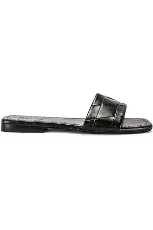 REVOLVE Seychelles Seychelles sandalia portland en color negro talla 6 en - Black. Talla 6 (también en 6.5).
