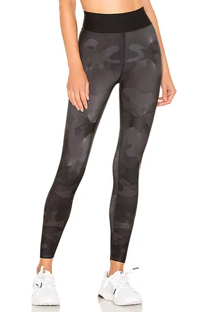 REVOLVE Ultracor Ultracor ultra high silk camo knockout legging en color negro talla L en - Black. Talla L (también en S, XL).