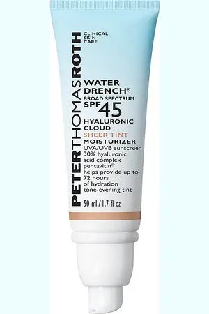 REVOLVE Peter Thomas Roth Peter thomas roth crema hidratante con color spf water drench broad spectrum spf 45 hyaluronic sheer tint moisturizer en color belle