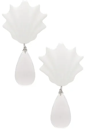 REVOLVE Julietta Julietta pendientes isola bella en color blanco talla all en - White. Talla all.