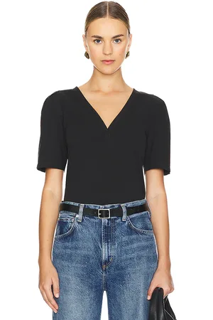 REVOLVE Nation LTD Nation ltd top de manga corta con cuello en v joelene en color negro talla S en - Black. Talla S (también en XS).