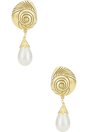 REVOLVE Brinker + Eliza Brinker + eliza pendientes golden ticket en color oro metálico talla all en - Metallic Gold. Talla all.