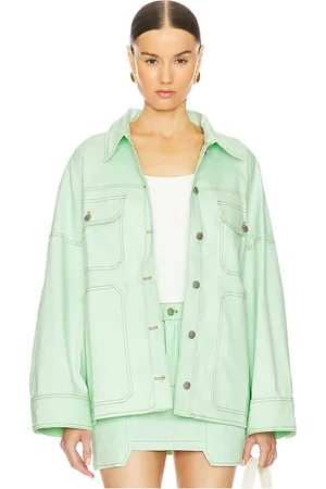 REVOLVE BY.DYLN By.dyln chaqueta denim jerome en color talla L en - Mint. Talla L (también en M, S).