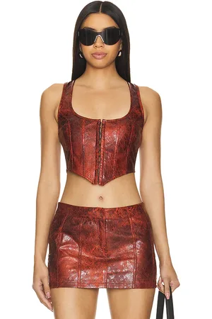 REVOLVE Superdown Superdown juno faux leather top en color talla M en - Red. Talla M (también en S).