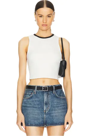REVOLVE Alice + Olivia Alice + olivia camiseta tirantes recortada andre en color blanco talla L en - White. Talla L (también en XL).