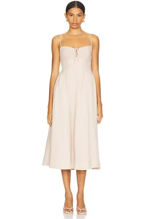 REVOLVE ASTR the Label Astr the label vestido midi sarai en color beige talla L en - Beige. Talla L (también en XL).